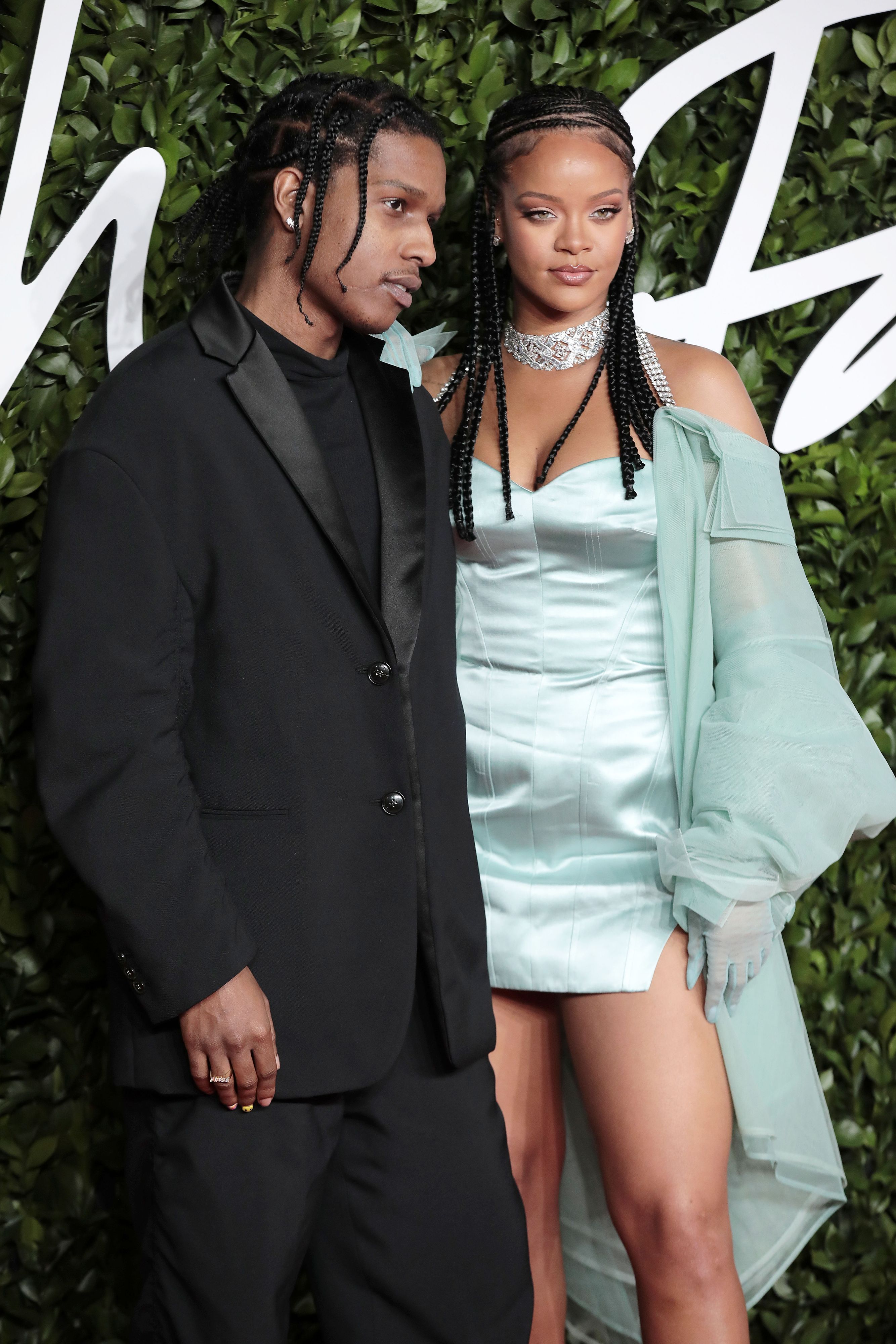Musik-Superstar <strong>Rihanna</strong> und Rapper <strong>A$AP Rocky</strong> schüren die Gerüchte um eine mögliche Liebesbeziehung.