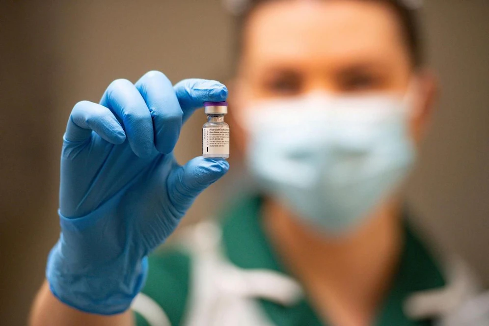 Wie entscheiden Virologen, mit welchem Impfstoff sie sich impfen lassen würden?