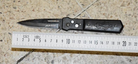 Die Tatwaffe des 15-jährigen Messerstechers