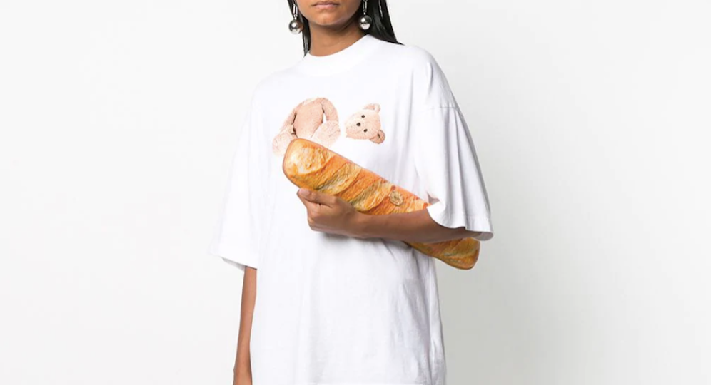 Diese Moschino-Baguette-Tasche kostet 795 Euro.