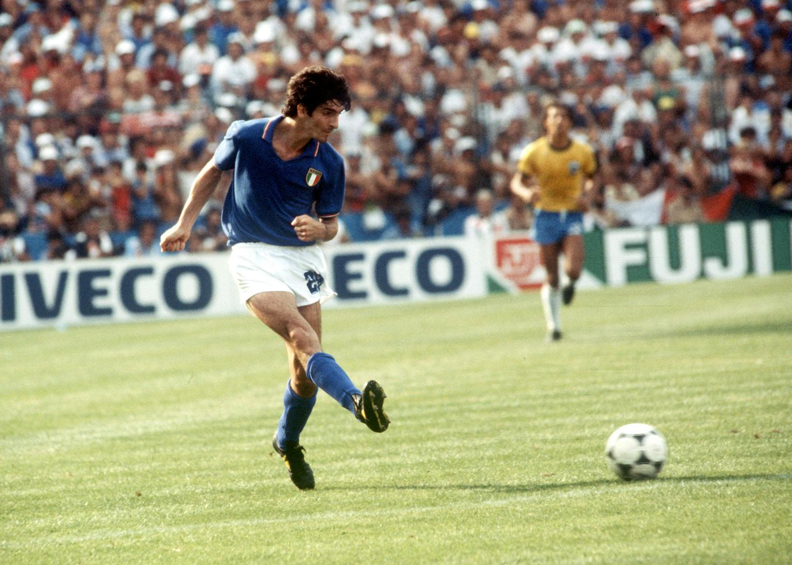 Paolo Rossi besiegte mit Italien bei der Weltmeisterschaft in Spanien im Spiel der 2. Finalrunde Brasilien mit 3:2 - ein bedeutsamer Sieg auf dem Weg zum Weltmeistertitel.