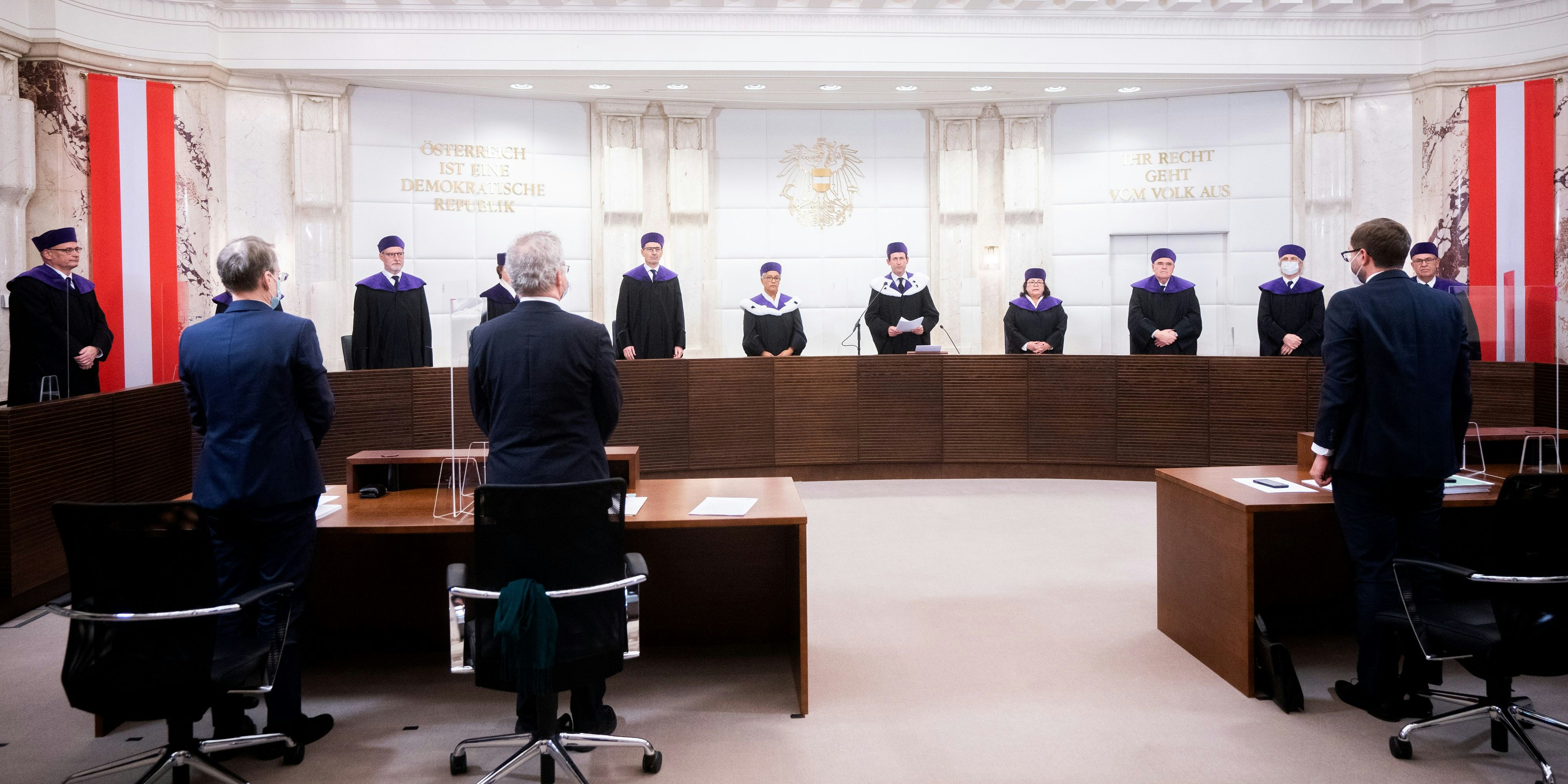 Am Freitag gab der Verfassungsgerichtshof seine Entscheidung über den Antrag zu dem "Kopftuchverbot" in Schulen bekannt - das Verbot wurde aufgehoben.