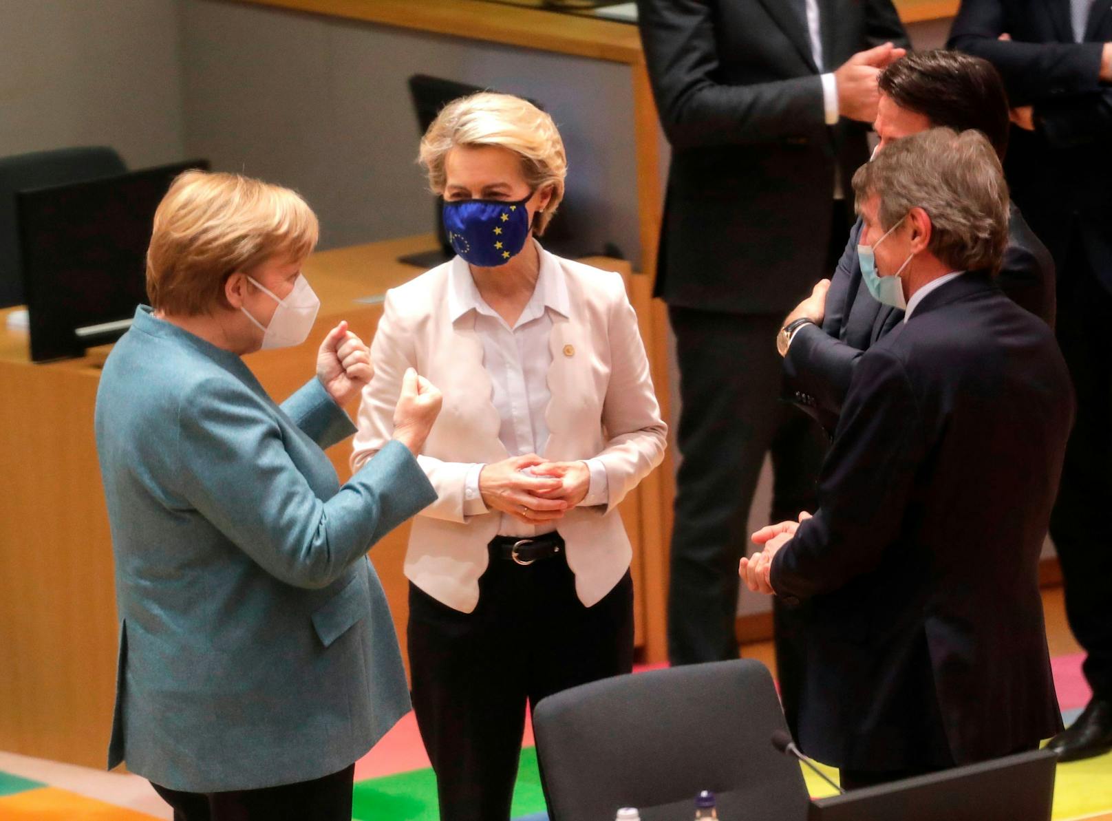 Die deutsche Kanzlerin Angela Merkel mit EU-Kommissions-Präsidentin Ursula von der Leyen und EU-Parlamentspräsident David Sassoli