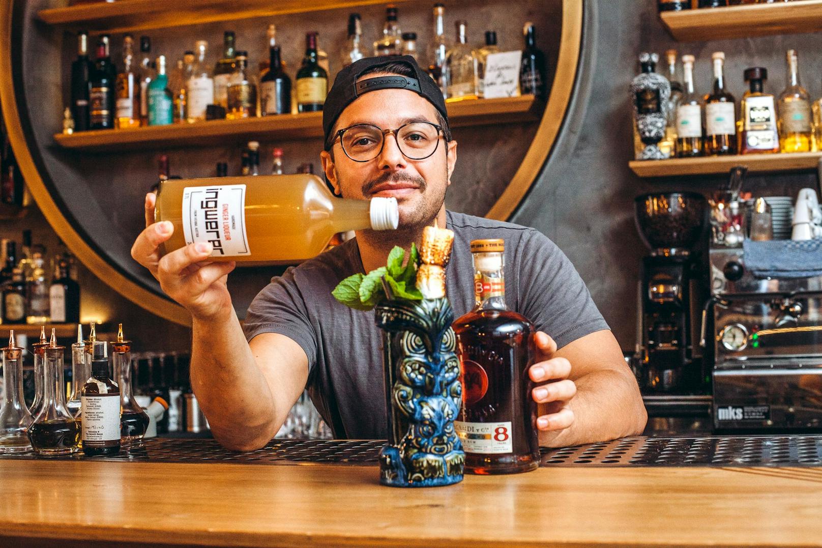 Sammy Walfisch aus der Szenebar <strong>Moby Dick</strong> hat den Hot Cocktail "Ginger Beast" kreiert.