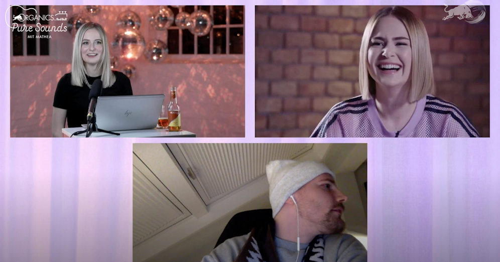 Dennis Wolter im Gespräch mit dem Lieferanten. Tina Ritschl und Mathea nahmen die Situation mit Humor. 