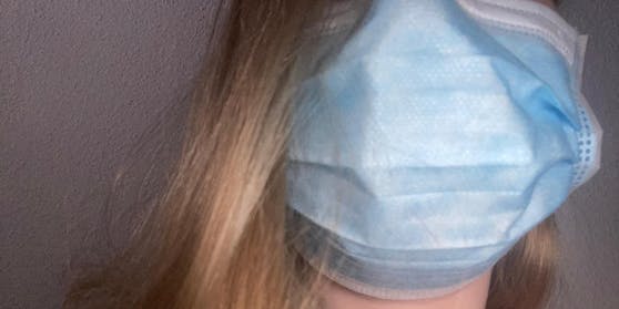 Laura liebt ihren Job, Pflegefachfrau zu sein, aber die Arbeit auf einer Corona-Station verlangt viel von ihr ab.