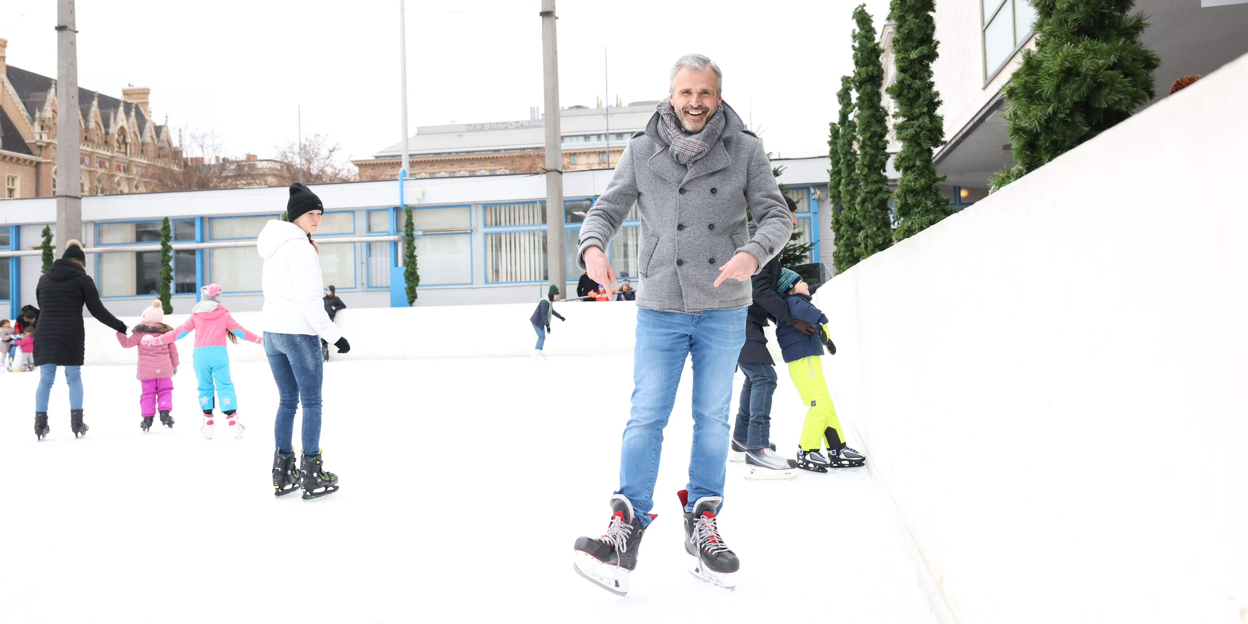 Gerhard Krisch am Eislaufplatz.