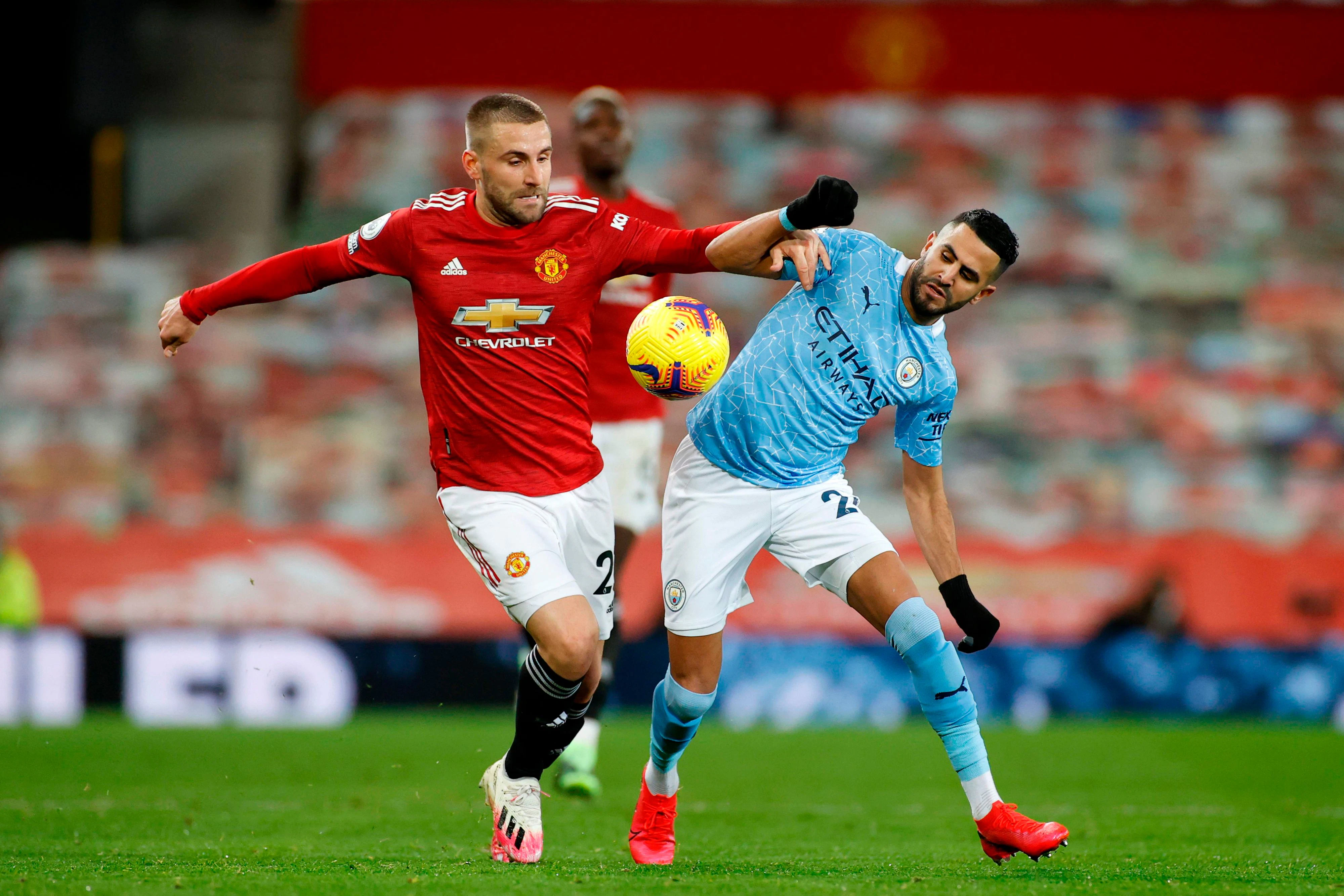 Luke Shaw und Riyad Mahrez lieferten sich auf der linken Abwehrseite Uniteds hitzige Gefechte.