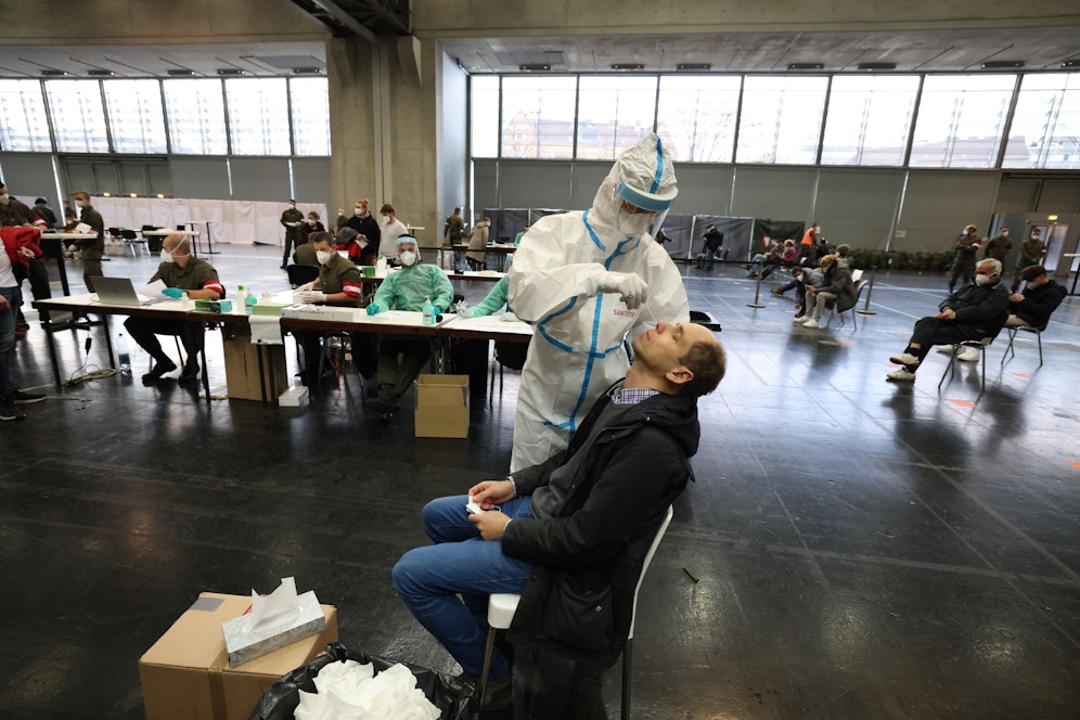 Massentests in der Messe