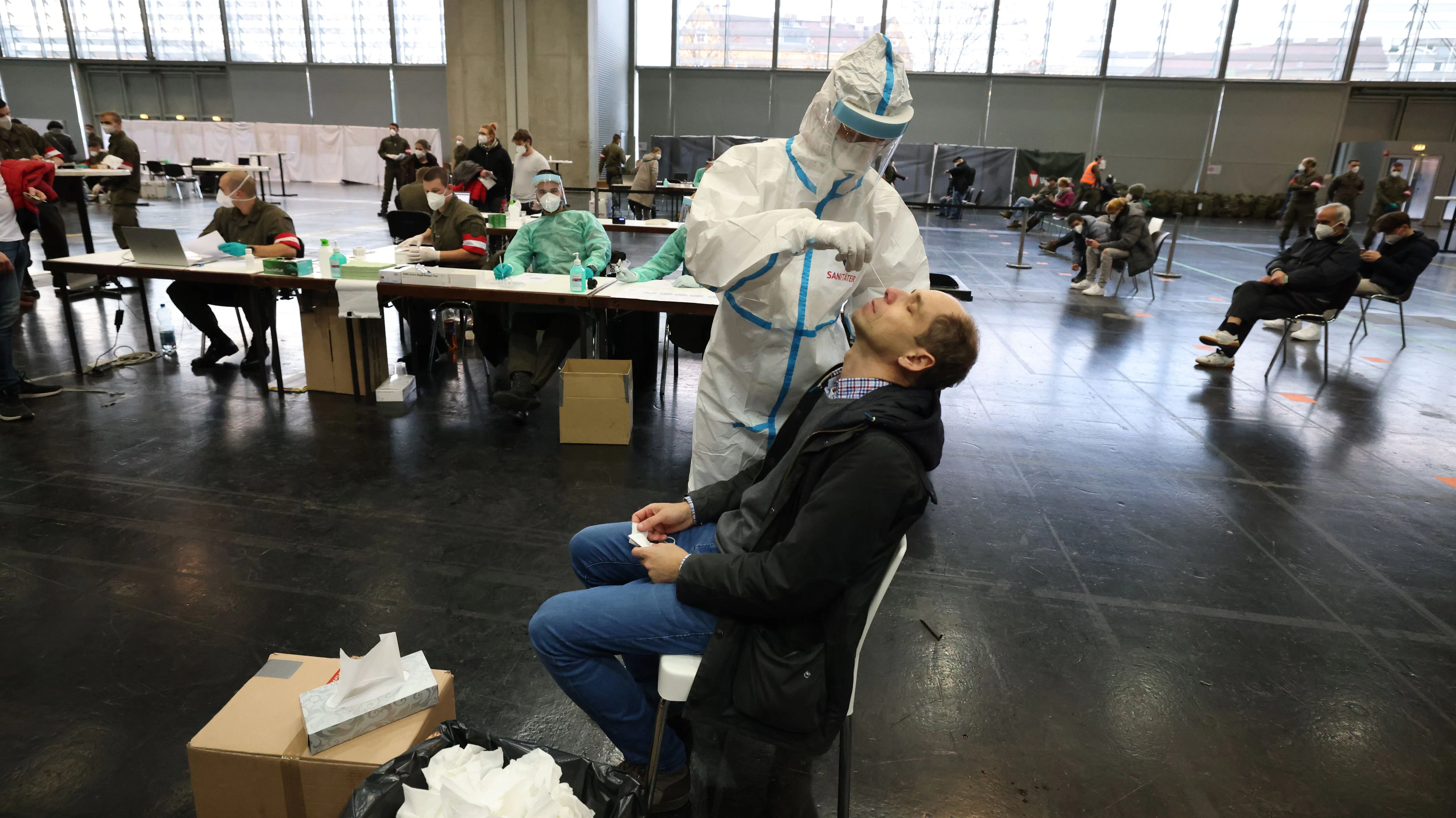 Massentests in der Messe