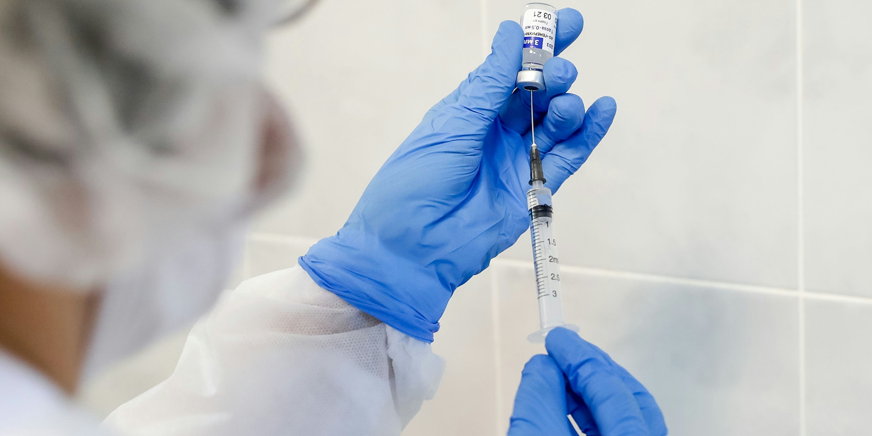 Einige Länder impfen bereits per Notfallzulassung.