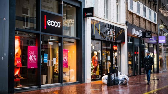 Eine leere Shoppingstraße am 14.12. in Eindhoven, Holland.