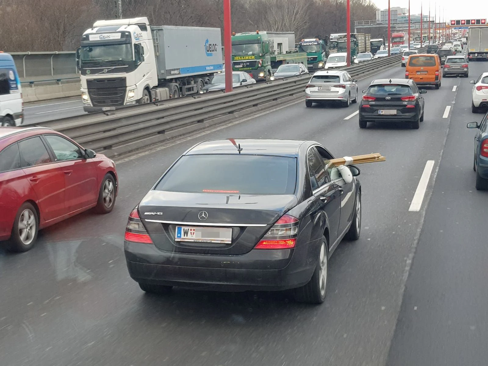Die Latten mussten aus dem Beifahrerfenster hinausragen´.