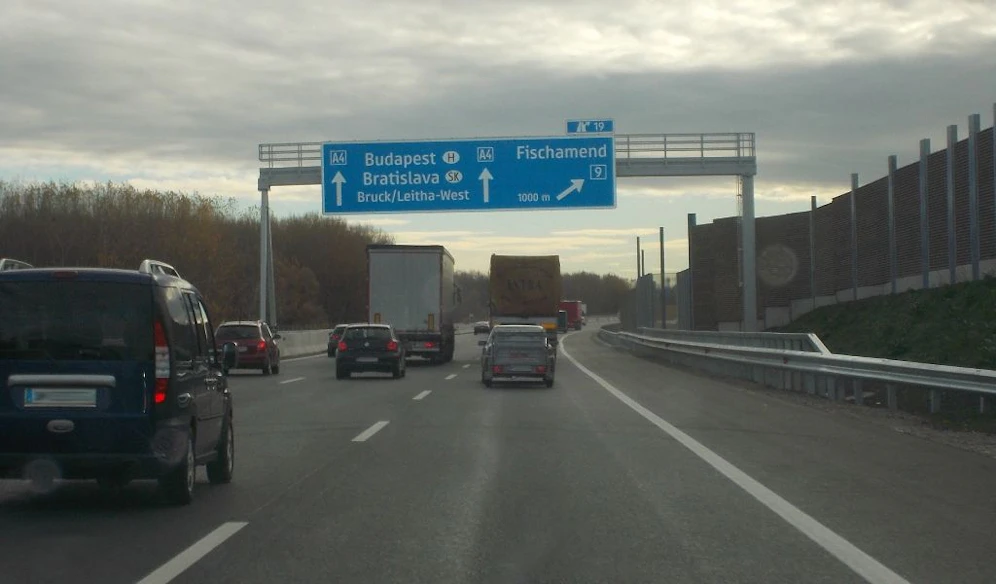 Die A4 bei Fischamend 			