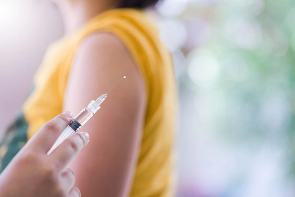 Die Corona-Impfung als Waffe gegen die Krise: Um die Wiener vor dem Virus zu schützen, hat die Stadt Wien einen vierstufigen Impfplan erstellt. Phase 1 ist bereits angelaufen.