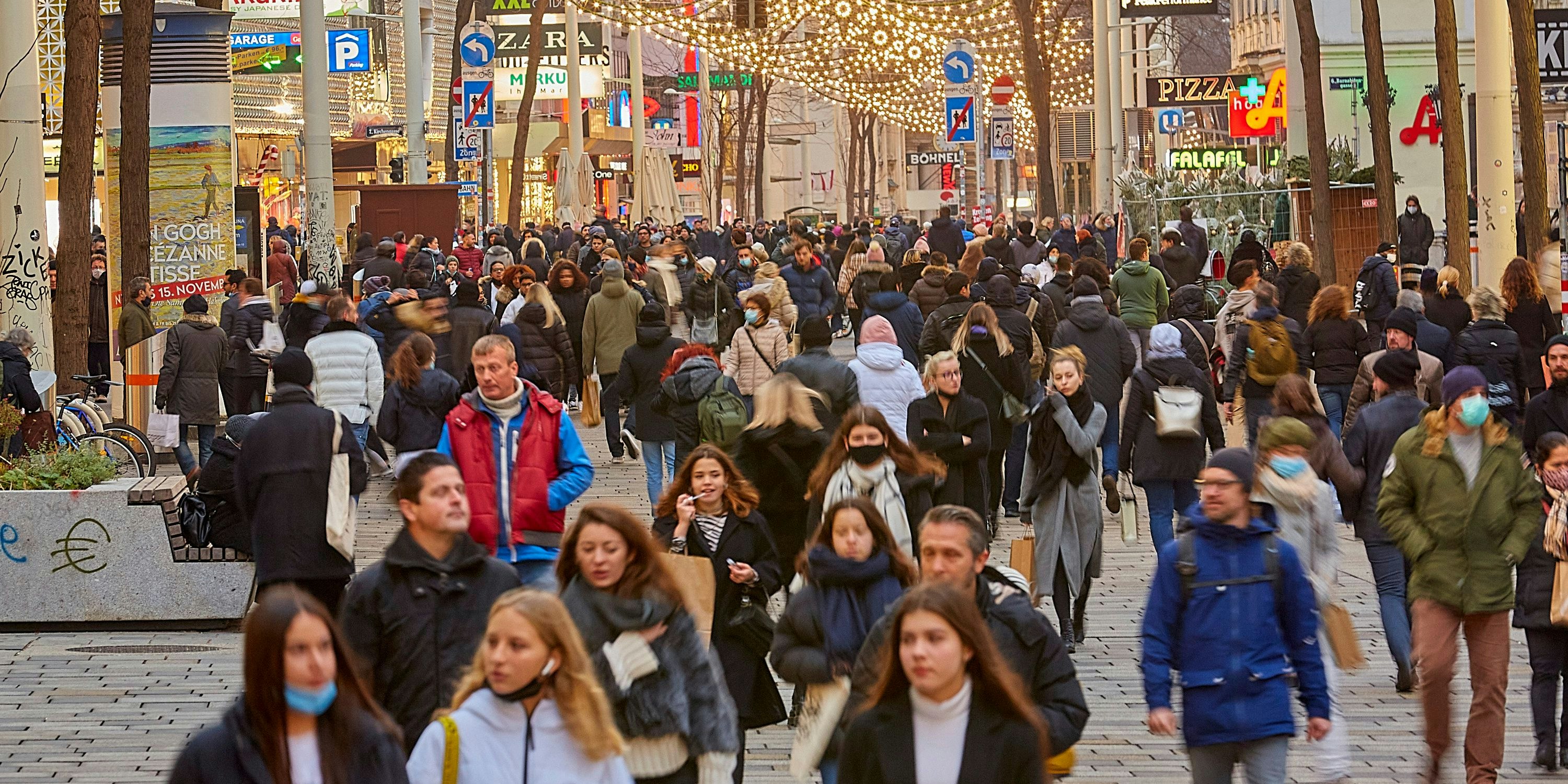 Menschen auf der Mariahilferstraße
