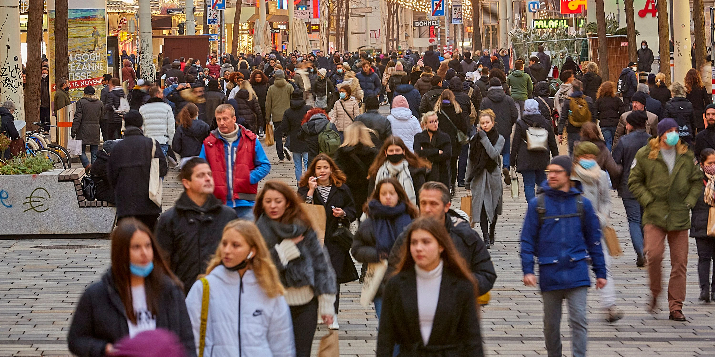 Menschen auf der Mariahilferstraße