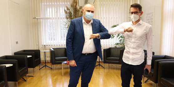 Comeback im Büro nach Corona-Erkrankung: Burgenlands Hans Peter Doskozil (SPÖ) im Gespräch mit Clemens Oistric ("Heute")