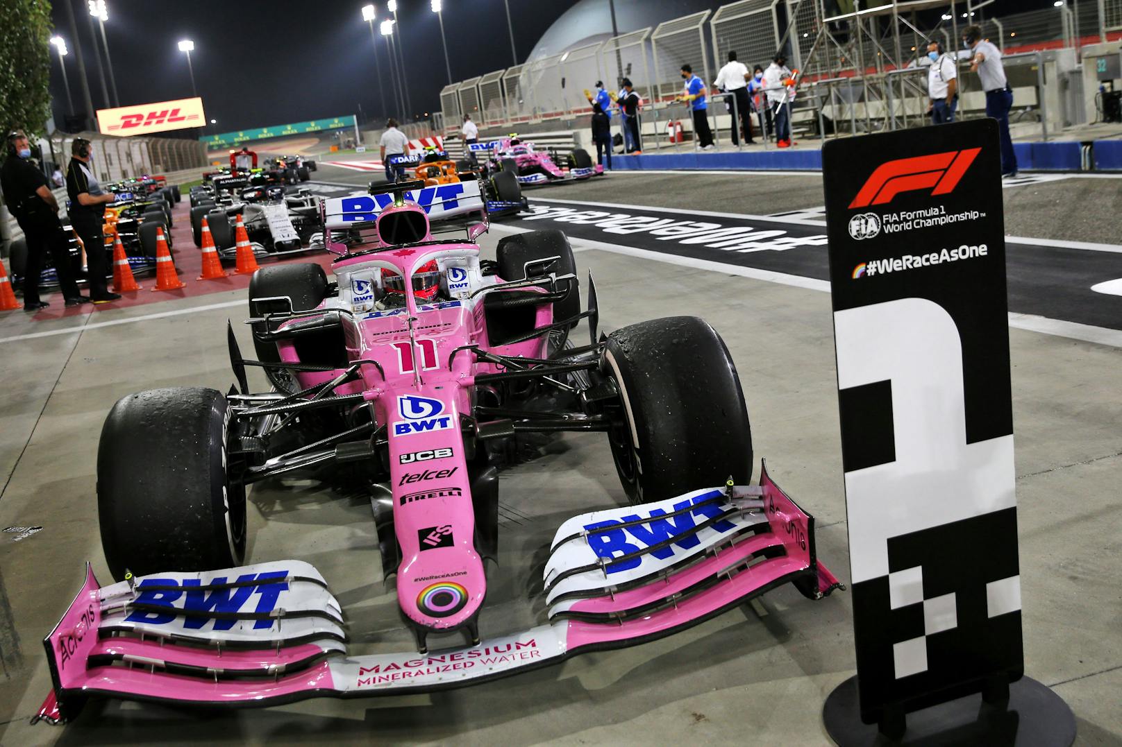 Das zweite Rennen in Bahrain gewann überraschend Sergio Perez im Racing Point – vor Ocon und Stroll. Hamilton war wegen einer Coronavirus-Erkrankung nicht am Start.