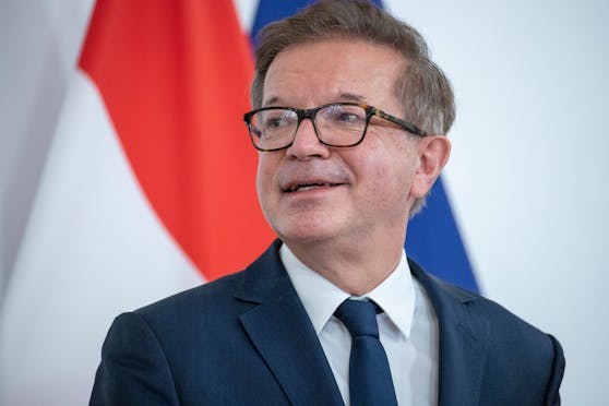 Gesundheitsminister Rudolf Anschober (Grüne) im Rahmen einer Pressekonferenz am 14. Dezember 2020
