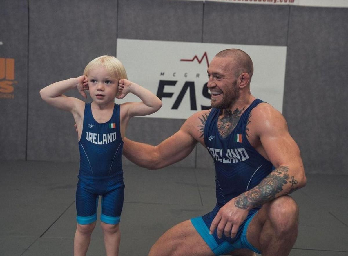 Conor McGregor Jr. mit seinem Papa.