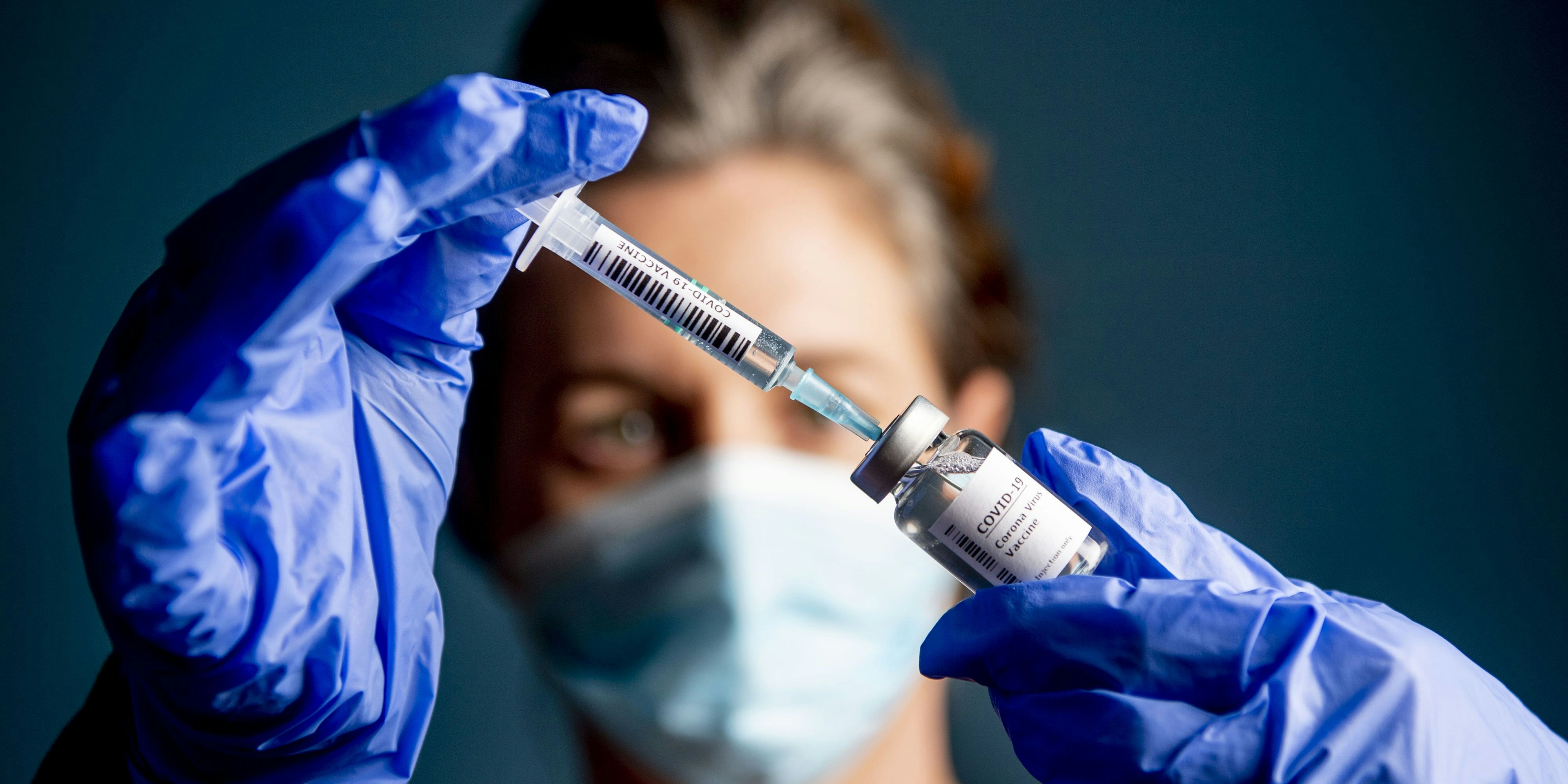 Die ersten Covid-19-Impfstoffe wurden von einzelnen Staaten noch vor Jahresende 2020 zugelassen