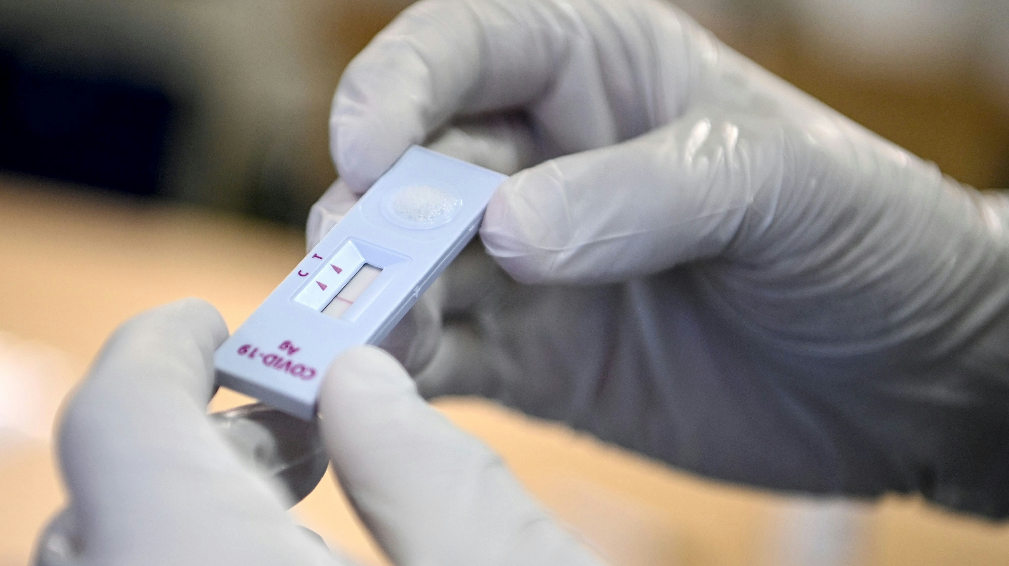 Wird ein Restaurant- oder Kinobesuch nur noch mit einem Schnelltest möglich sein.