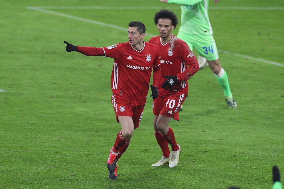 Robert Lewandowski trifft gegen Wolfsburg im Doppelpack. 