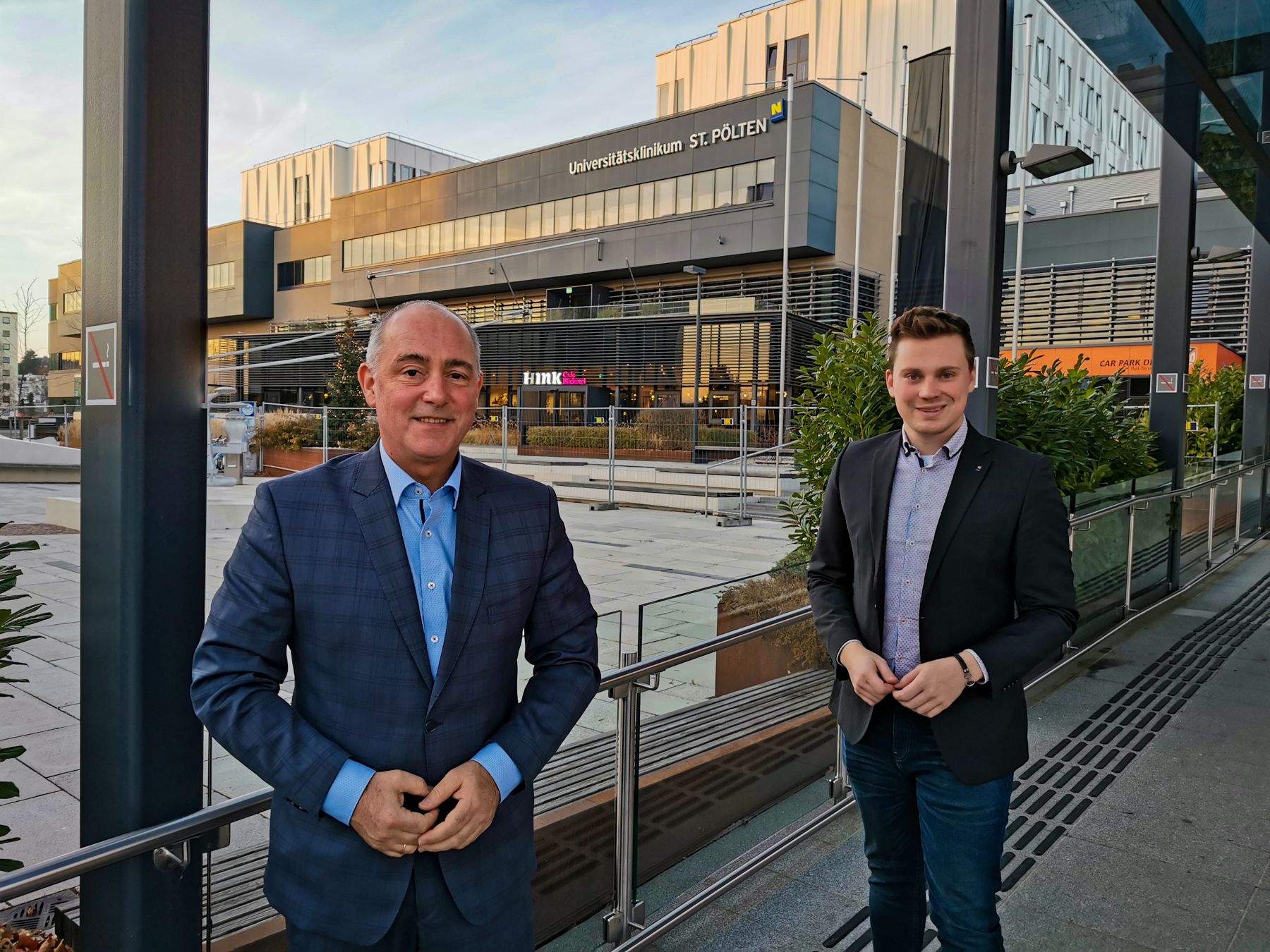 VP-Vizebürgermeister Matthias Adl und Gemeinderat Florian Krumböck fordern eine Gehörlosenambulanz in St. Pölten.