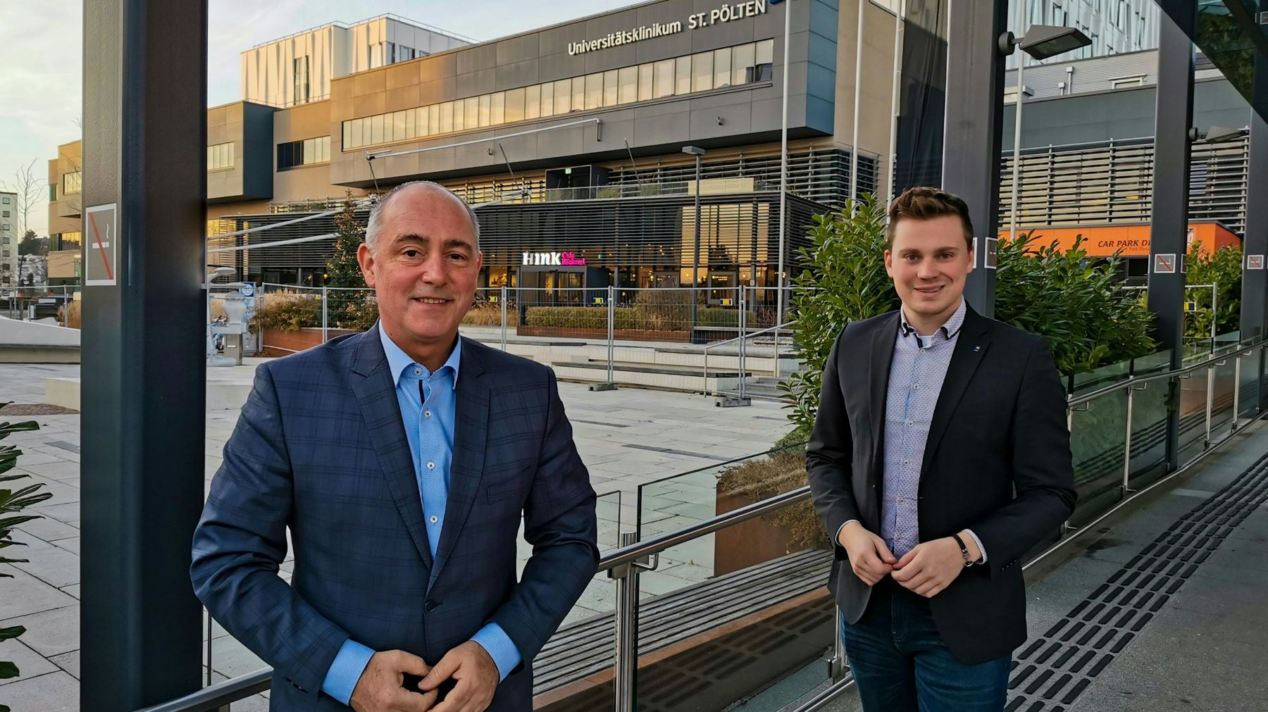 VP-Vizebürgermeister Matthias Adl und Gemeinderat Florian Krumböck fordern eine Gehörambulanz in St. Pölten.