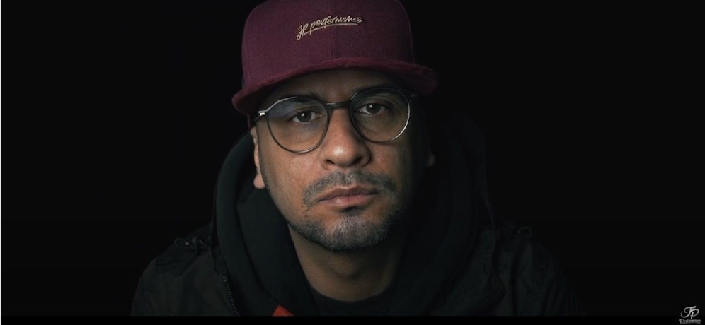 Jean Pierre Kraemer (40) in seinem neuem Video. 