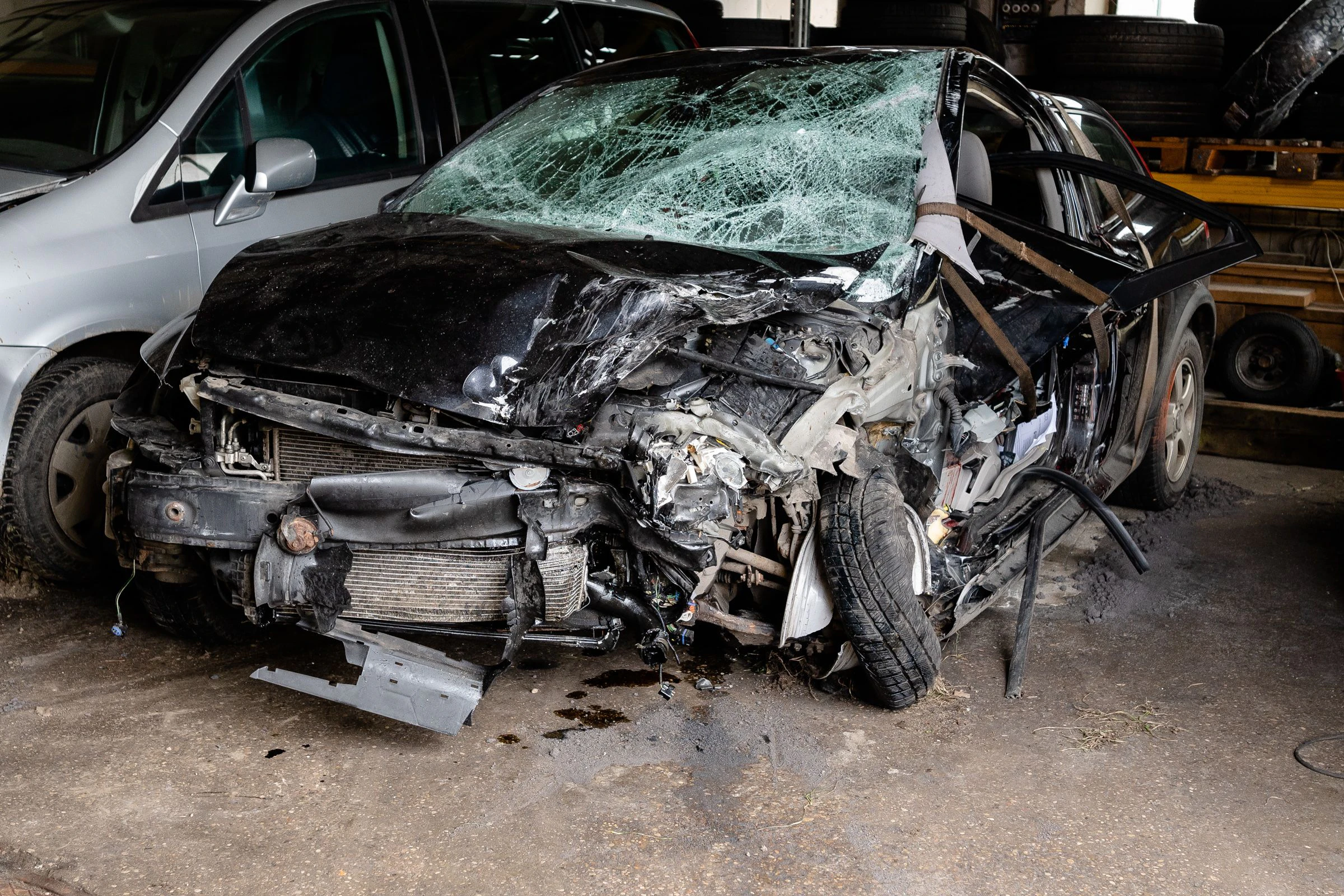 In Linz verstarb ein Autolenker nach einem schweren Verkehrsunfall.