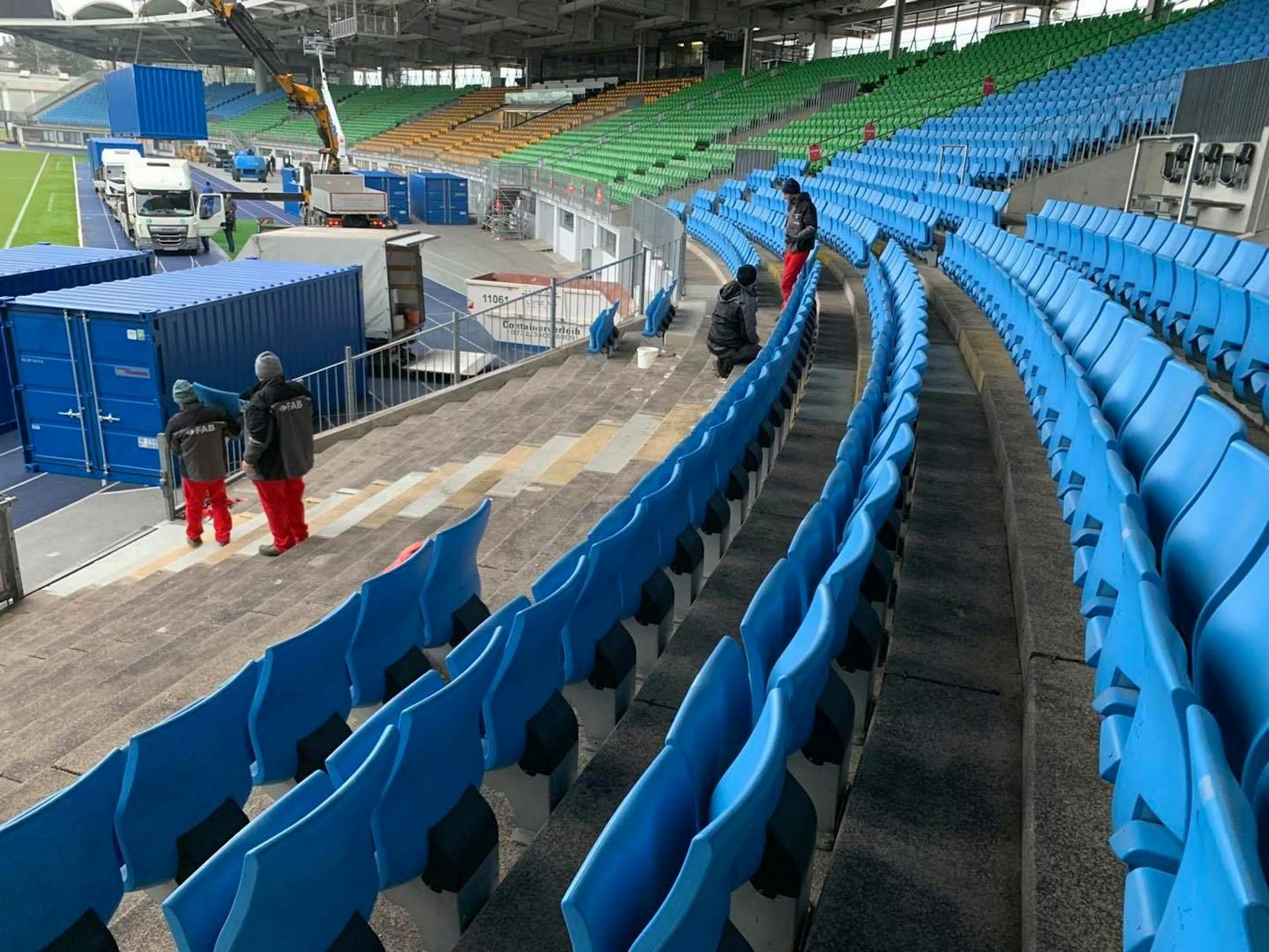 Die Schalensitze bekommt Blau Weiß Linz für sein neues Stadion.