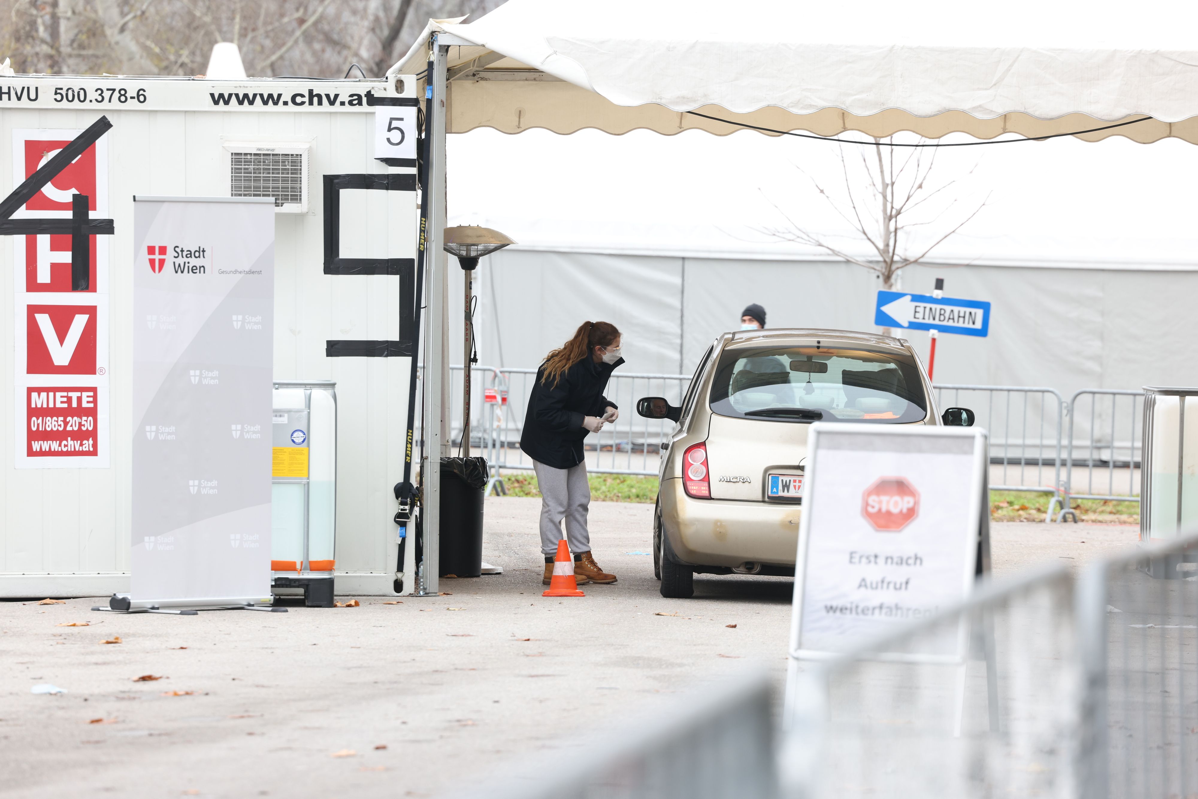 Teststraße beim Stadion bekommt neue Schnelltest-Linie. 