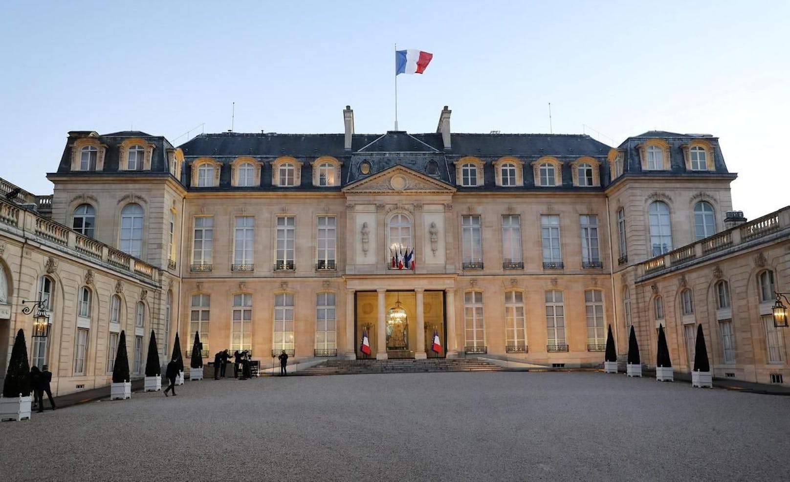 Macron befindet sich in Isolation. Im Bild der Élysée-Palast.