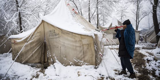 Eines der besseren Zelte im Camp von Vučjak, Bosnien
