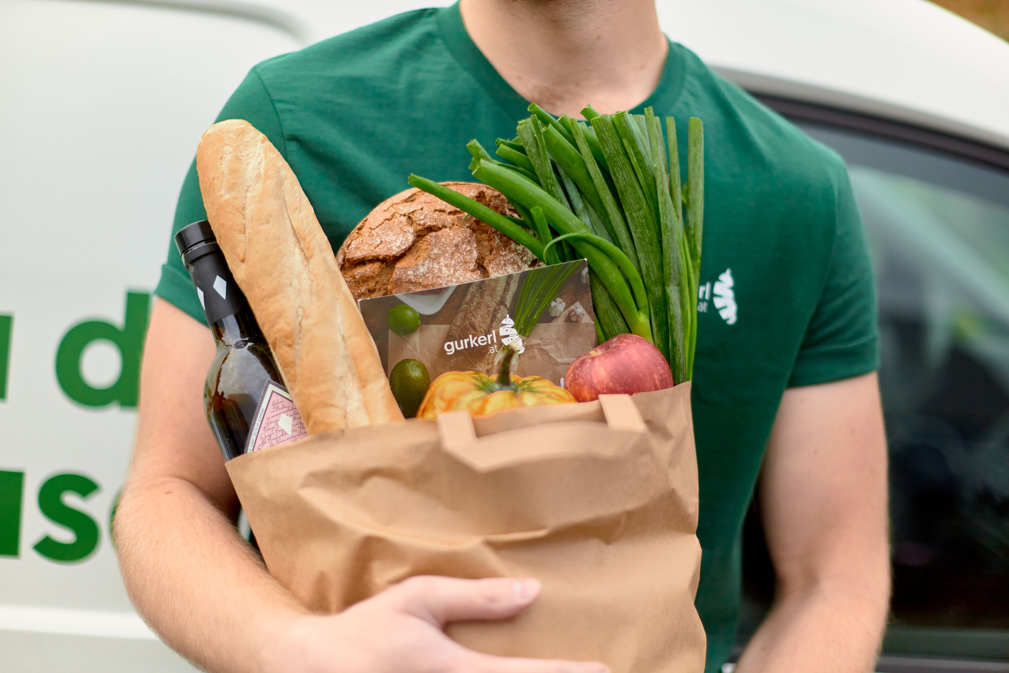 Jetzt teilnehmen & einen von zwei Einkaufsgutscheinen im Wert von jeweils 100 Euro gewinnen.