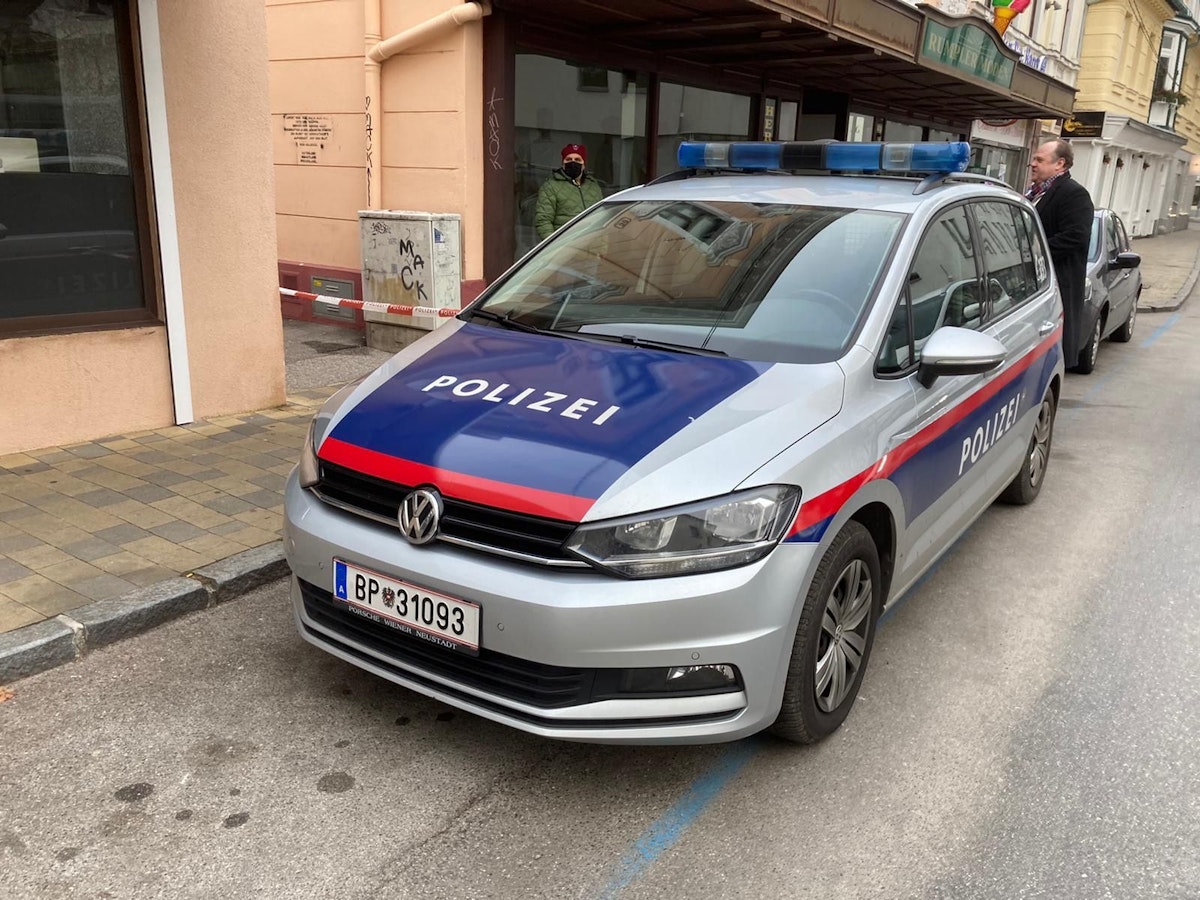 Polizei am Tatort