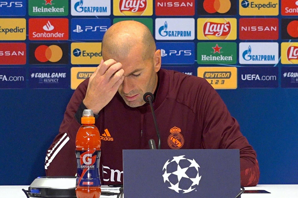 Zinedine Zidane stellt sich nach der 0:2-Niederlage gegen Schachtar den Fragen der Presse.