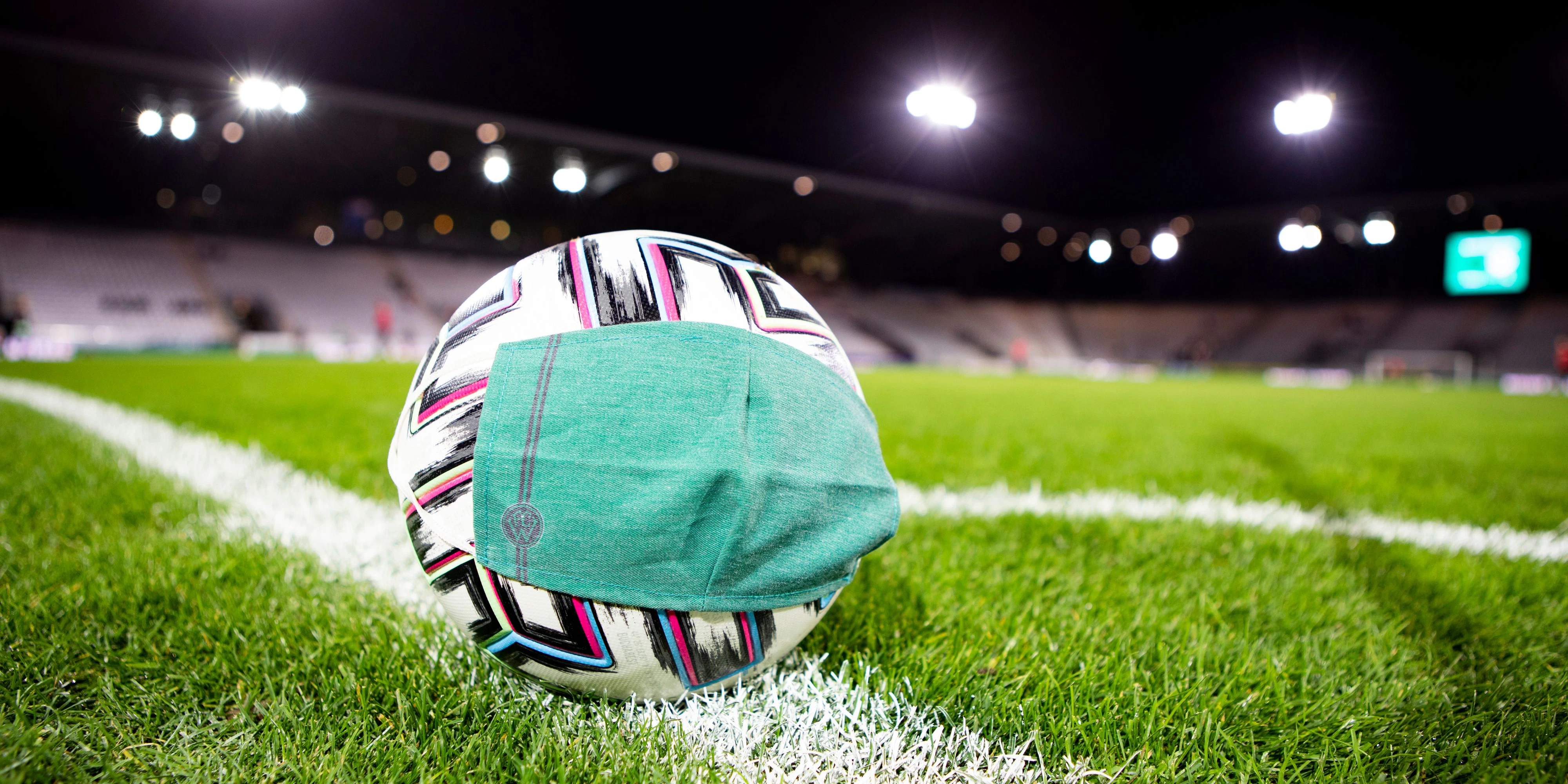 Fußball bleibt über Weihnachten verboten. 