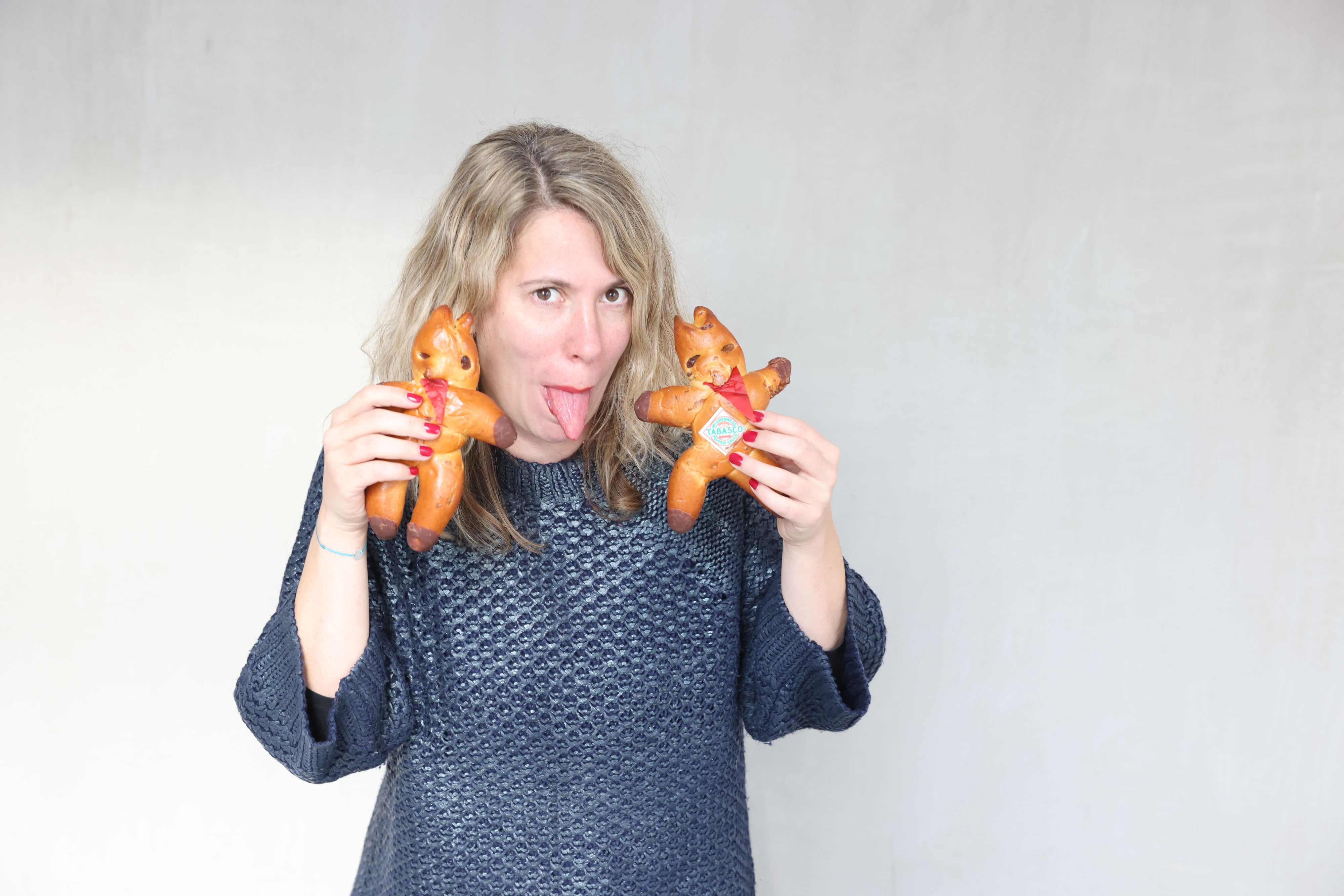 "Heute"-Redakteurin Sandra Kartik verkostete den "schärfsten Krampus Österreichs".