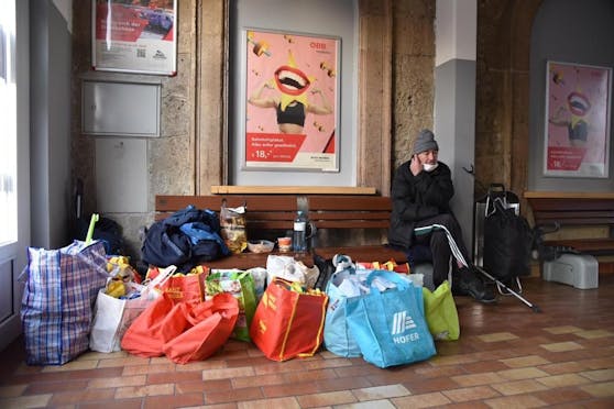 Rudolf "Rene" K. alias "Tankstellenötzi" gestern am Bahnhof Felixdorf
