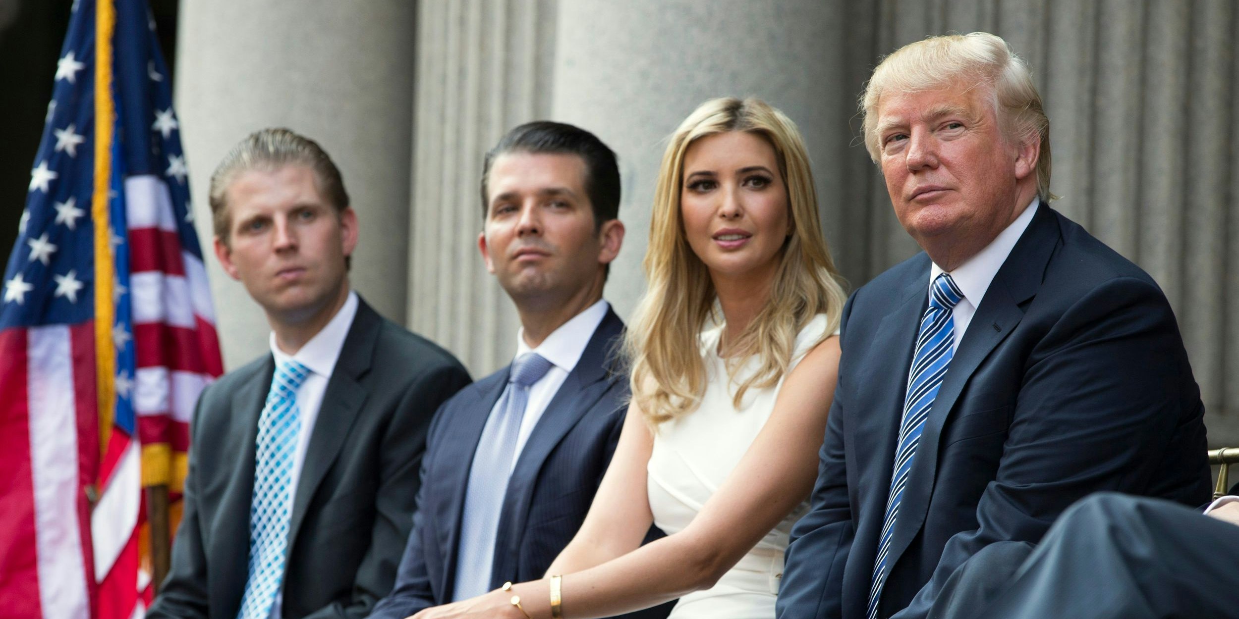 Der Präsident spricht über die jüngsten Ermittlungen der US-Justiz von «Fake News»: Eric Trump, Donald Trump Jr, Ivanka Trump und Donald Trump.