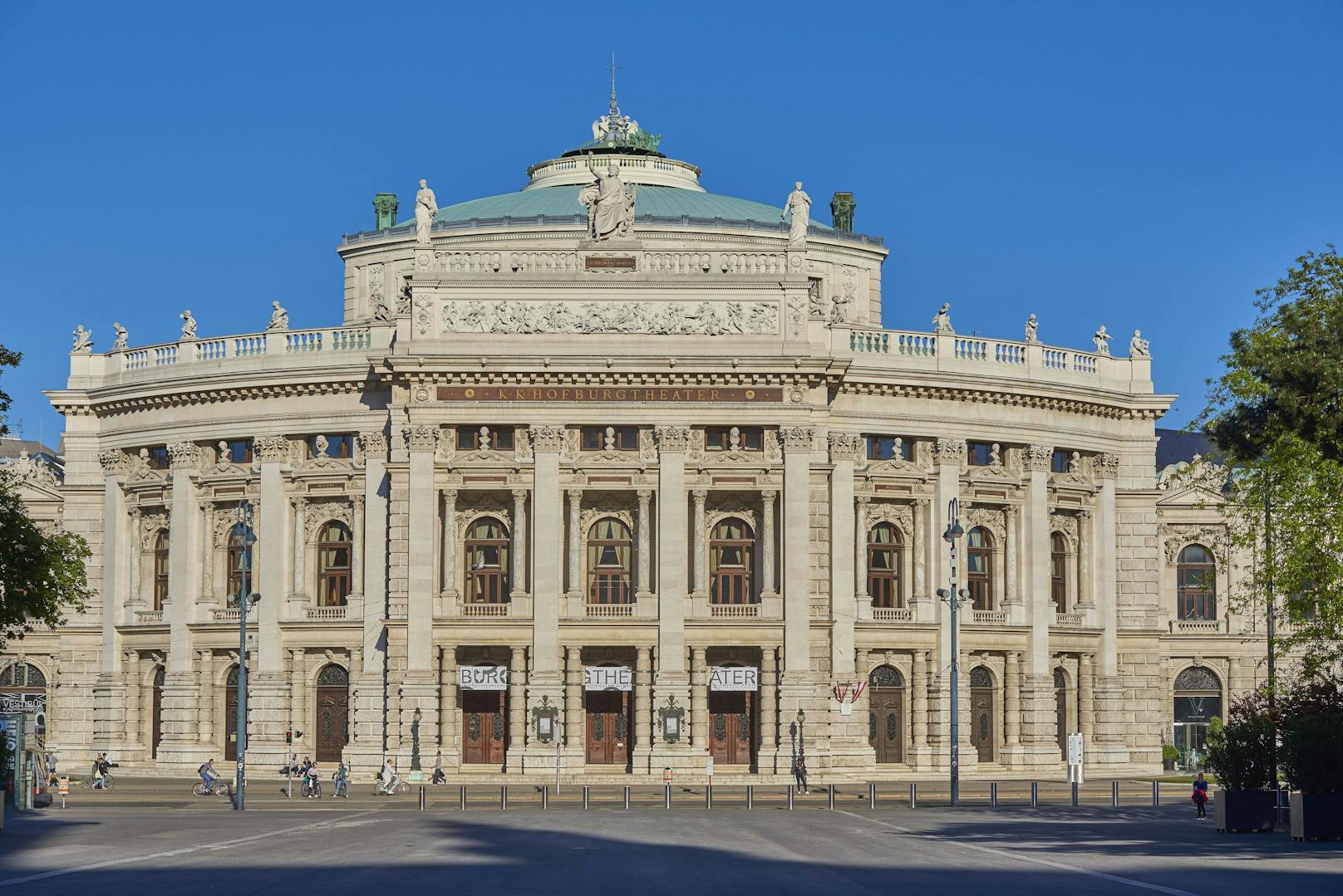 Im <strong>Wiener Burgtheater</strong> wird es auch weiterhin keine Vorstellungen mit Publikum geben. Für berufliche Zwecke darf aber geprobt werden.