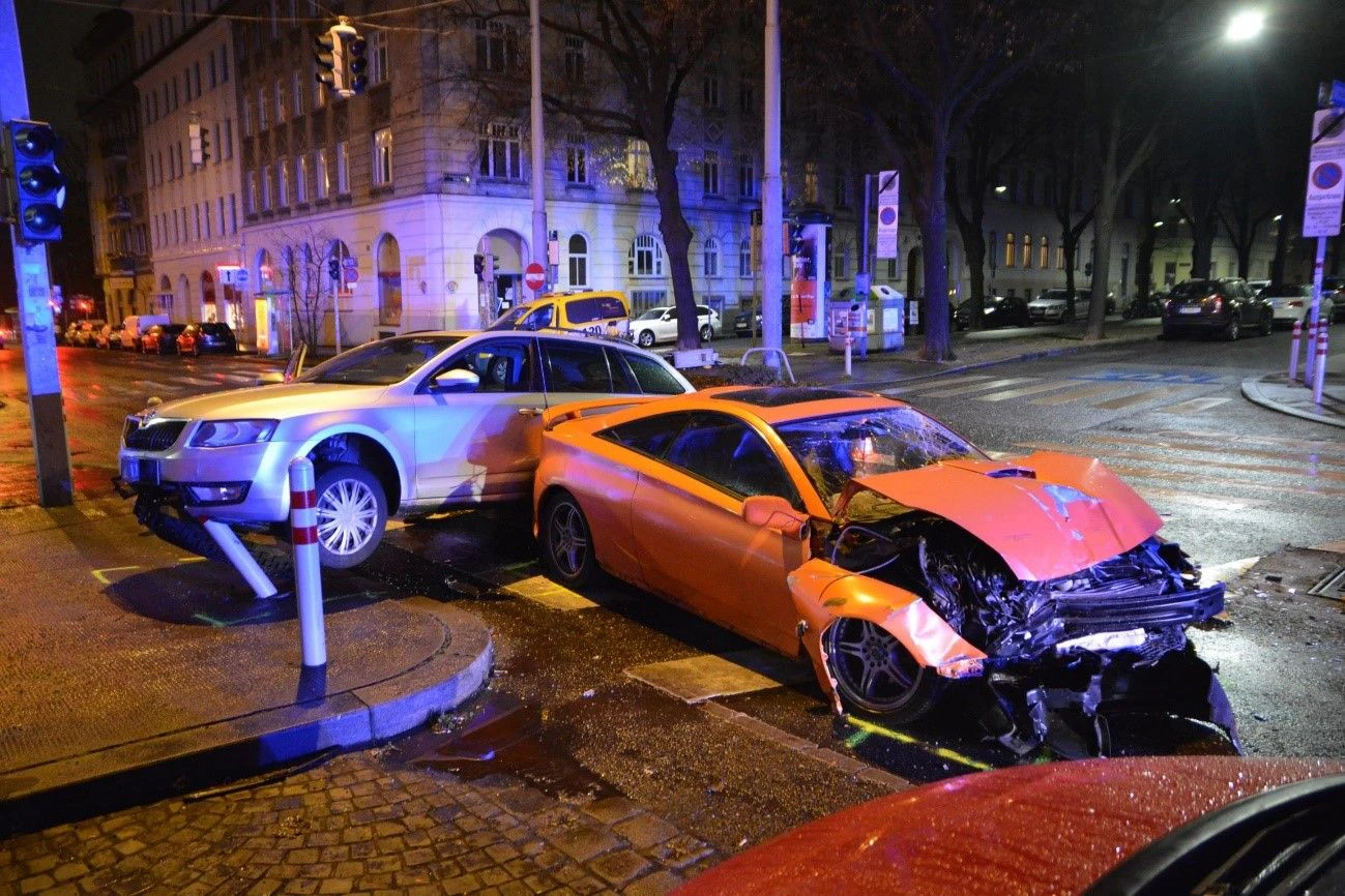 Im 16. Bezirk kam es zu einem Verkehrsunfall mit drei Fahrzeugen.