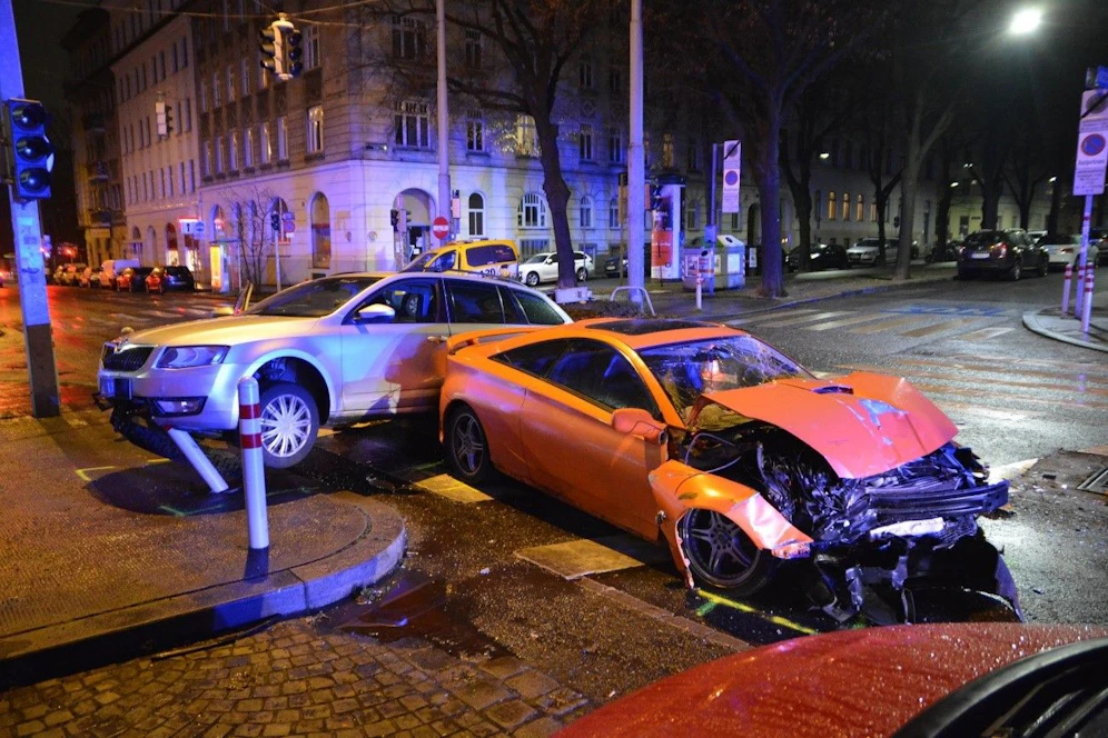 Im 16. Bezirk kam es zu einem Verkehrsunfall mit drei Fahrzeugen.