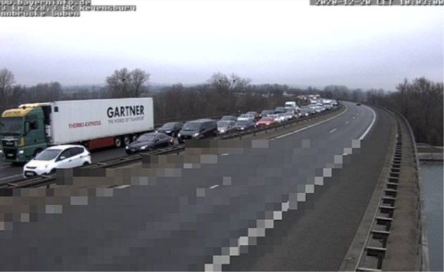 Corona-Kontrollen sorgten für lange Staus zwischen OÖ und Bayern.