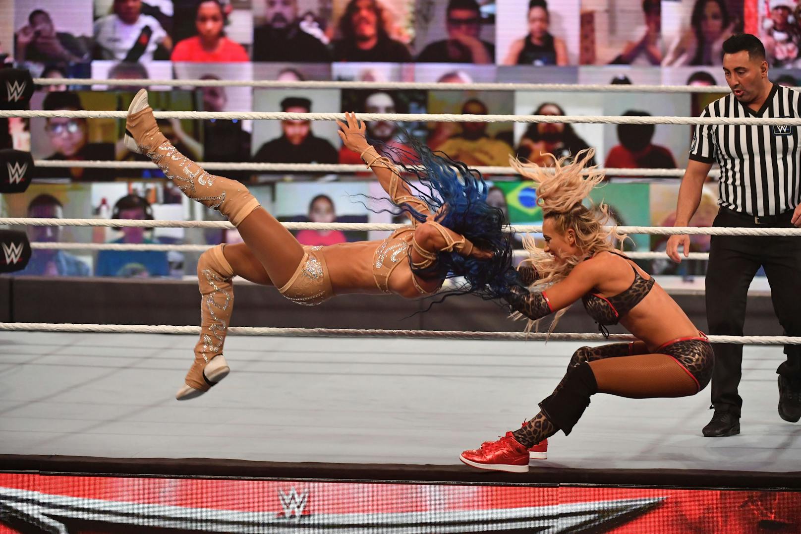 WWE TLC: Sasha Banks vs. Carmella