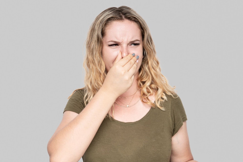 Mangelnde Körperhygiene stellt auch in den besten Beziehungen ein Problem dar.