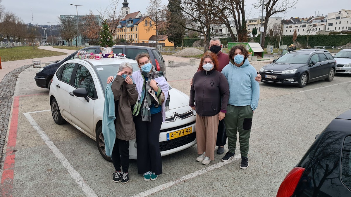Die Kinder überraschten Hannelore und Adolf Bogner mit einem Treffen.